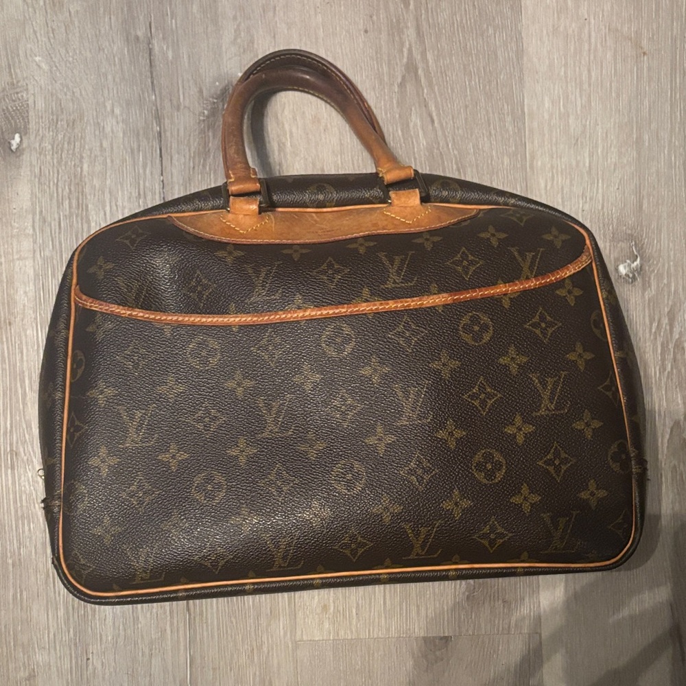 Louis Vuitton Deauville Handbag